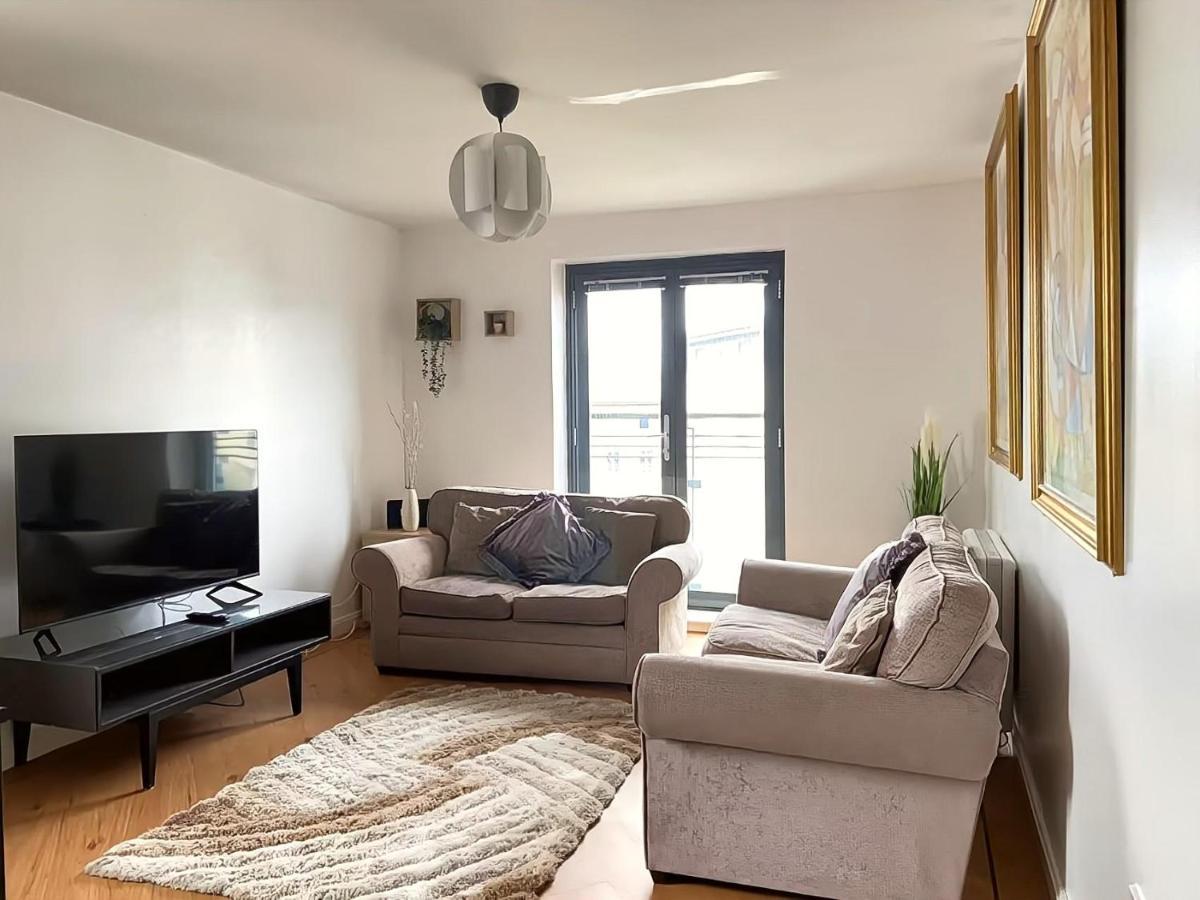 Lovely 2-bedrooms Step To The * Суонси