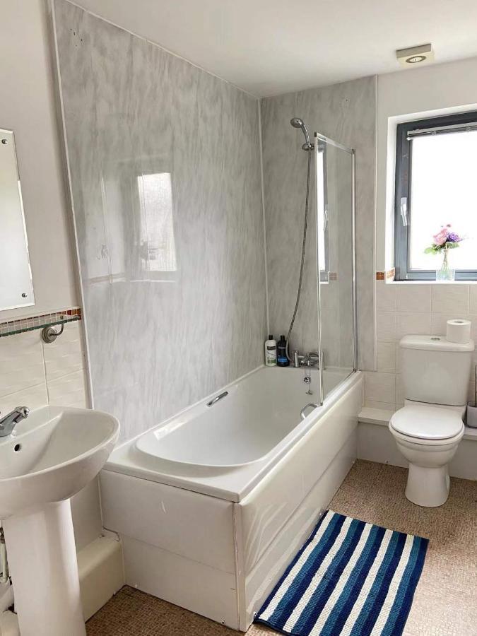 Lovely 2-bedrooms Step To The Apartamento Swansea