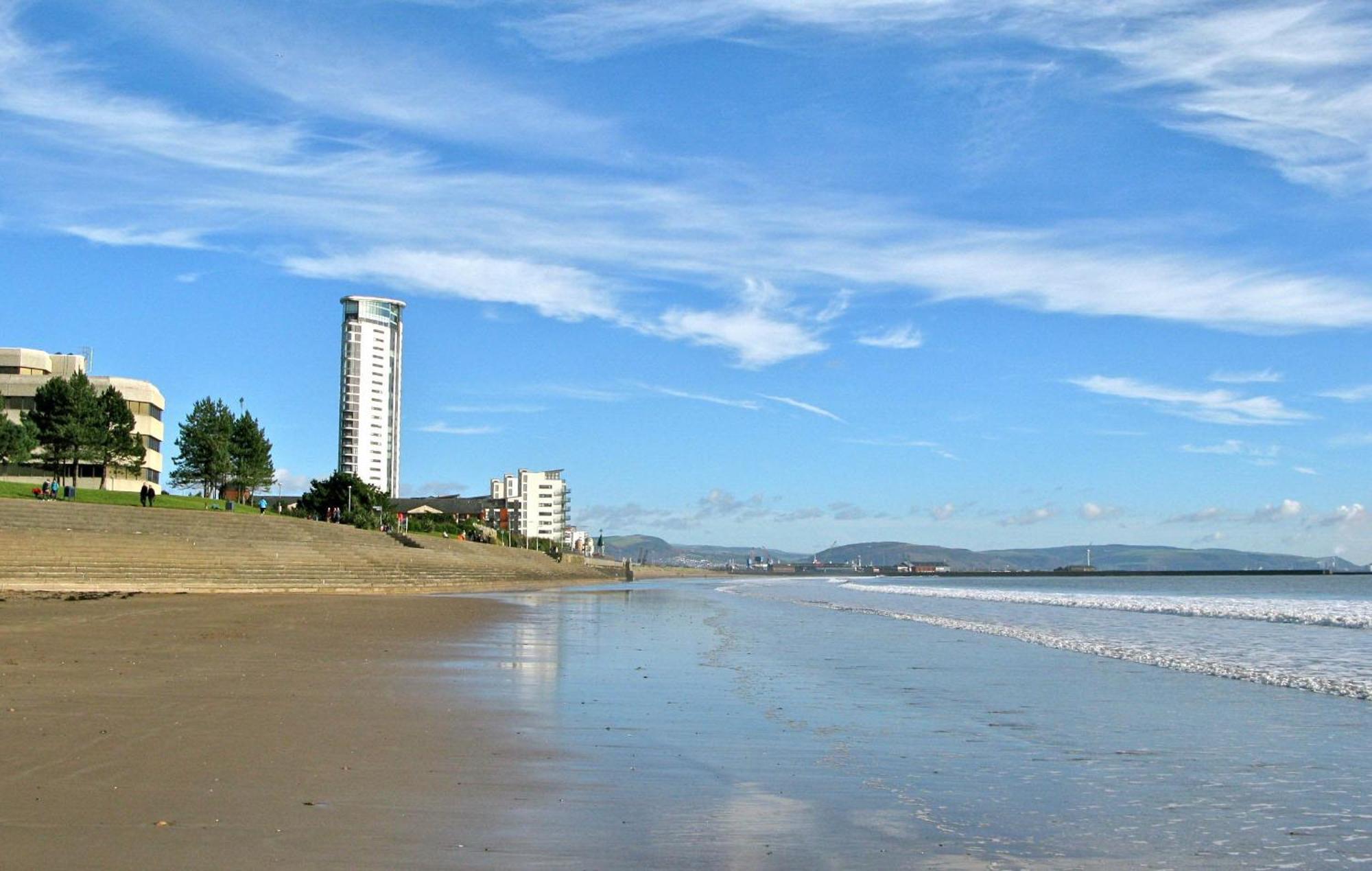 Lovely 2-bedrooms Step To The Apartamento Swansea
